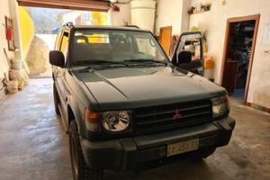 Mitsubishi pajero 2.5 glx