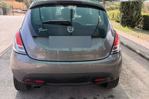 Lancia Ypsilon 1.2 69 CV 5 porte S&S Silver