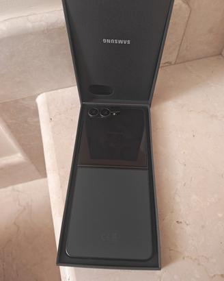 Samsung  Z Flip 8 Graphite 12/512 Vend@&Scambi@