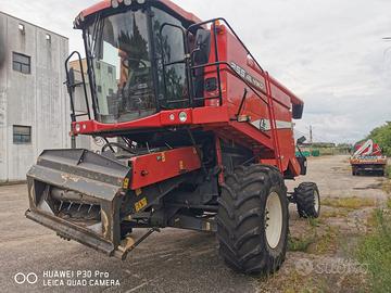 Mietitrebbia laverda 255 4wd