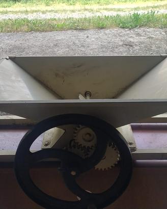Pigiatrice per Uva Manuale a Rulli con Volano