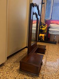 Specchiera con cassetti