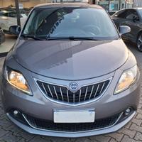 Lancia Ypsilon 1.0 firefly hybrid Gold s&s 70cv 5p