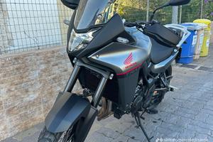 HONDA TRANSALP 750-2025-solo 7.000 km-Pari a nuovo