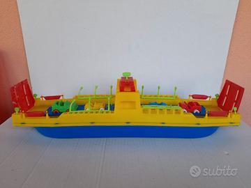 MODELLO NAVE TRAGHETTO TRASPORTO AUTO