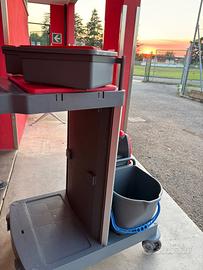 Carrello pulizia