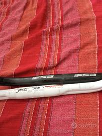 manubrio bici da corsa 