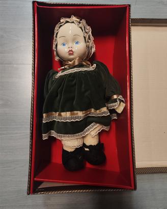 Bambola in ceramica da collezione