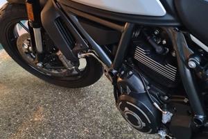 Scambler ducati 800 icon dark