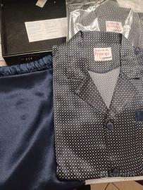 Set pigiama raso con vestaglia in valigetta vintag