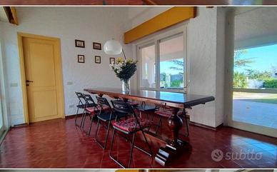 Villa ampia con giardino
