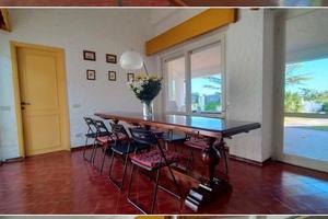 Villa ampia con giardino