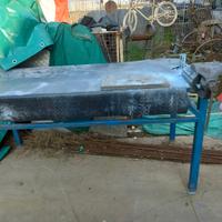 tavolo con morsa in ferro