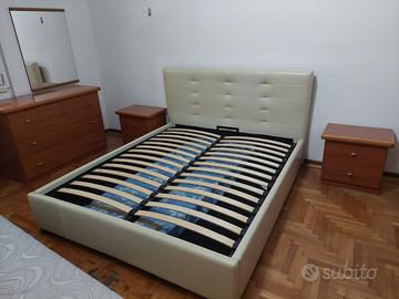 Camera da letto matrimoniale e armadio
