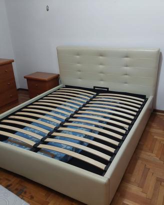 Camera da letto matrimoniale e armadio
