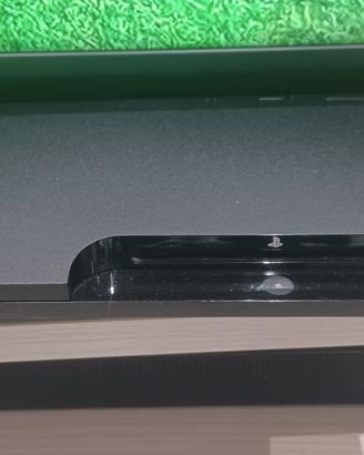ps3 consolle + 2 controller e + 7 giochi.