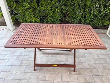 Tavolo da giardino in legno