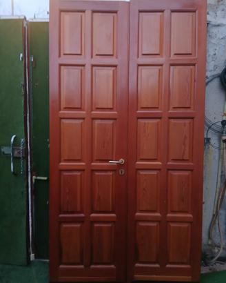 Portone in legno massello douglas