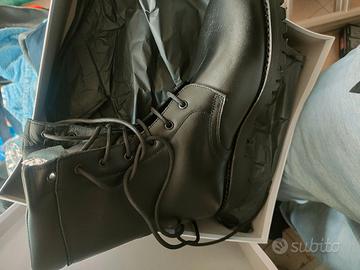 Anfibi n.43 mai indossati