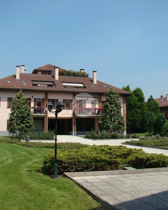 2 LOCALI A PESCHIERA BORROMEO