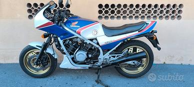 honda vf 750f interceptor