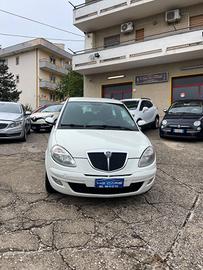 Lancia Ypsilon 1.3 MJT 75 CV Platino