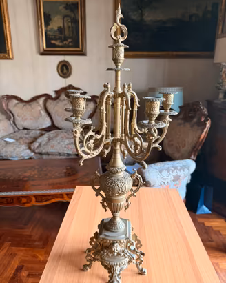 Grande candelabro decorativo in ottone vintage