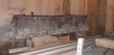 cassa di ferro con coperchio