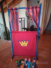 Teatrino con marionette