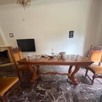 Tavolo da pranzo in legno massello con 6 sedie int