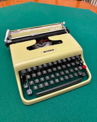 Macchina da scrivere Olivetti Lettera 22