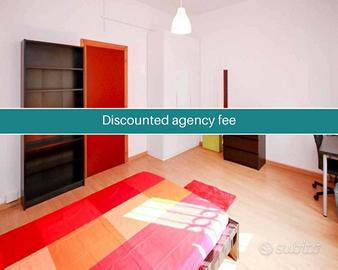 Stanza in appartamento di 207 m² a Milano