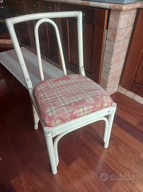 Sedie in legno e tessuto