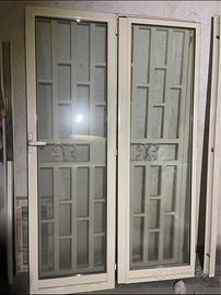 Infisso con cancellata in ferro