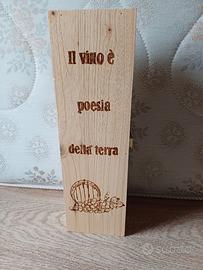 SCATOLA IN LEGNO PORTA VINO PIROGRAFATA