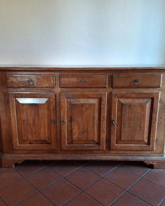 Cassettiera in legno robusto