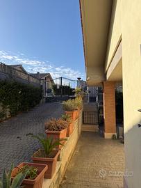 Villetta Bifamiliare in contesto residenziale