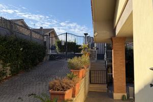 Villetta Bifamiliare in contesto residenziale