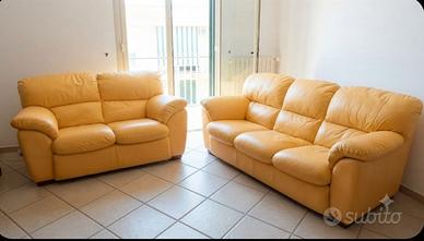 Set di divani e letto matrimoniale in ferro