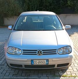 Volkswagen Golf 1.6 16V HIGHLINE 5p
