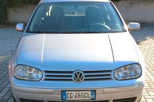 Volkswagen Golf 1.6 16V HIGHLINE 5p