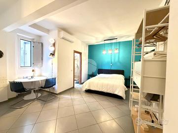 MONOLOCALE A FIRENZE