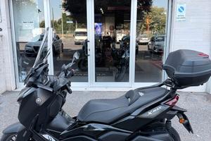 Yamaha X-Max 300 tech max black garanzia 2028