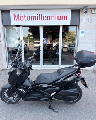 Yamaha X-Max 300 tech max black garanzia 2028