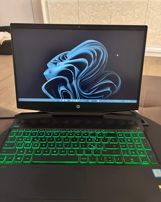 HP Pavilion Gaming 15 (i7 / 16GB RAM / GTX 1650 /