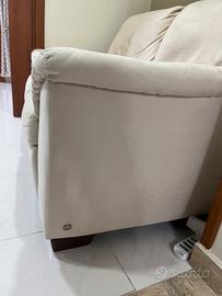 Divano di Divani & Divani  by Natuzzi