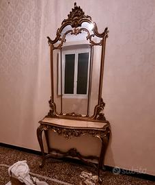 Consolle con specchiera dorata stile barocco