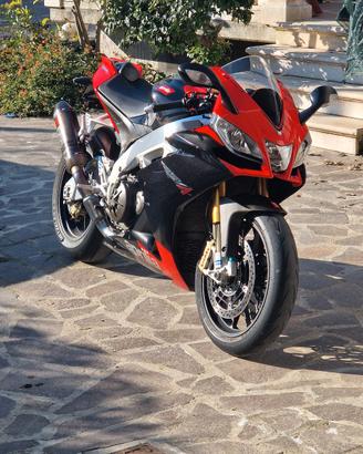 Aprilia RSV4 factory aprc 