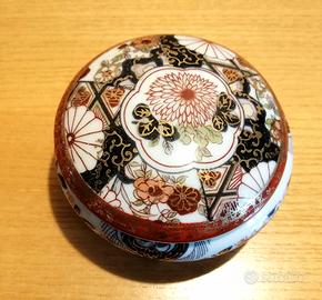 Portagioie vintage in porcellana giapponese. 