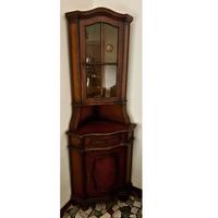Angoliera Classica in Legno con Vetrina e Cassetto